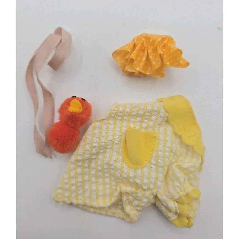 Vintage 1986 Hasbro My Little Pony Baby Pony Wear Bathrobe & Clown Suit U308B